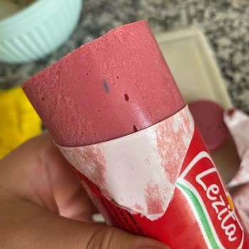 Lezita Markasına Ait Salam İçerisinden Plastik Çıktı