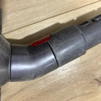 Dyson Kablolu Süpürge Kusurlu Ürün