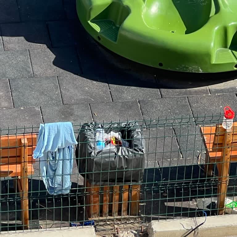 İzmir Güzelbahçe Muhtar Erol Cengiz Çocuk Parkı Kaldırılsın!