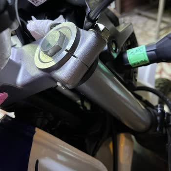 Hero Motosiklet Orantısız Sıkılan Amortisör Kovan Saplamaları