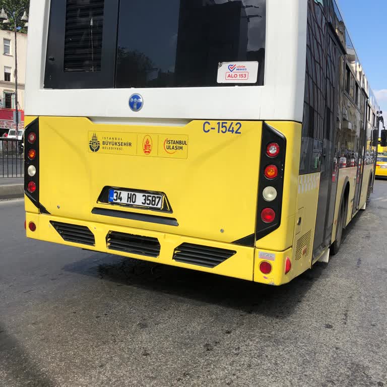 İETT - İstanbul Elektrik Tramvay Tünel Askeri Personeli Kafasına Göre Otobüse Almıyor