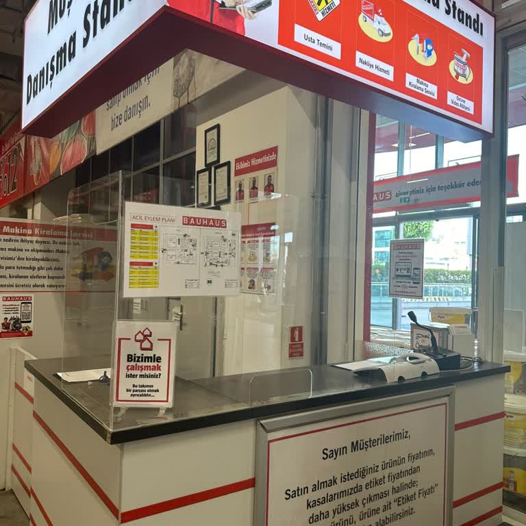 Bauhaus Çalışanlar İlgisiz, Kimse Yardımcı Olmuyor