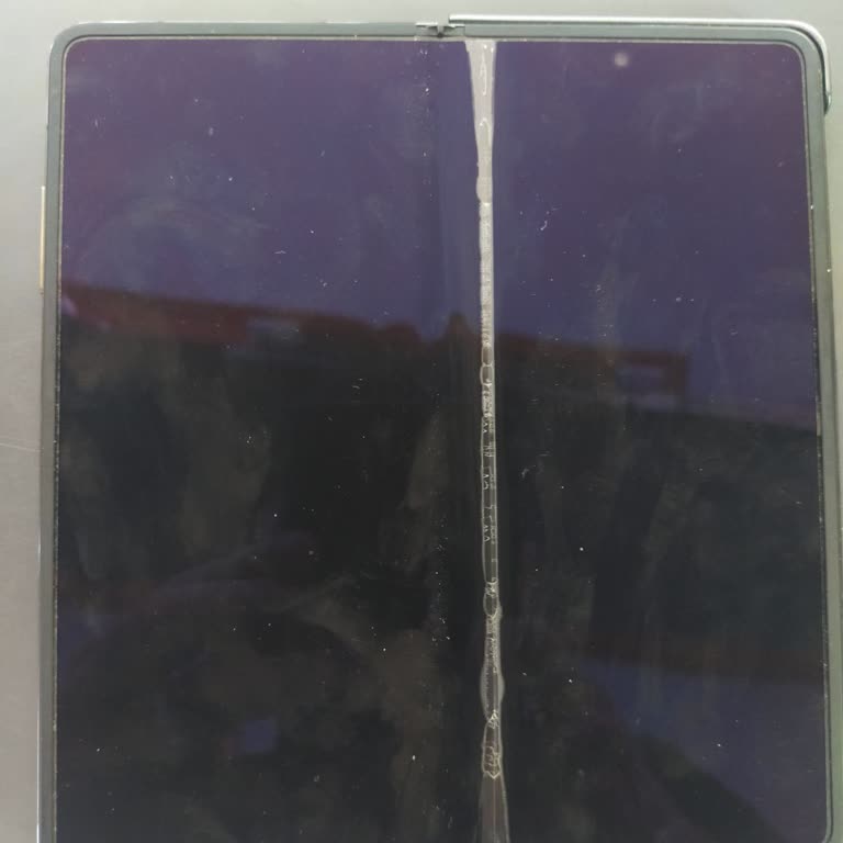 Honor Magic V2 İç Ekran Koruyucusu Baloncuk Yaptı!