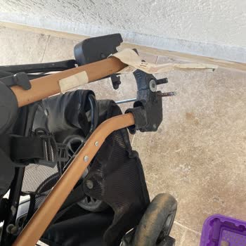 AJet (Anadolu Jet) Bebek Arabamın Tekerleğini Kaybettiler