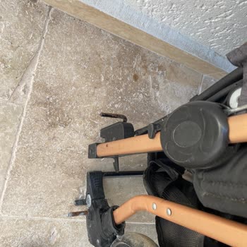 AJet (Anadolu Jet) Bebek Arabamın Tekerleğini Kaybettiler