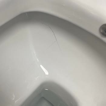 Bien Seramik Bien Klozet 2 Ay Kullandıktan Sonra Çatlak Gibi İz Oluştu