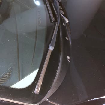 BMW F20 Ön Cam Izgarası Fitili Sorunu