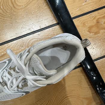 New Balance Schuhe und keine Rückgabe trotz Qualitätsbedenken