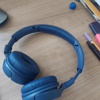 JBL 560bt Kulaklık Şarj Sorunu Ve Oluşan Çatlaklar
