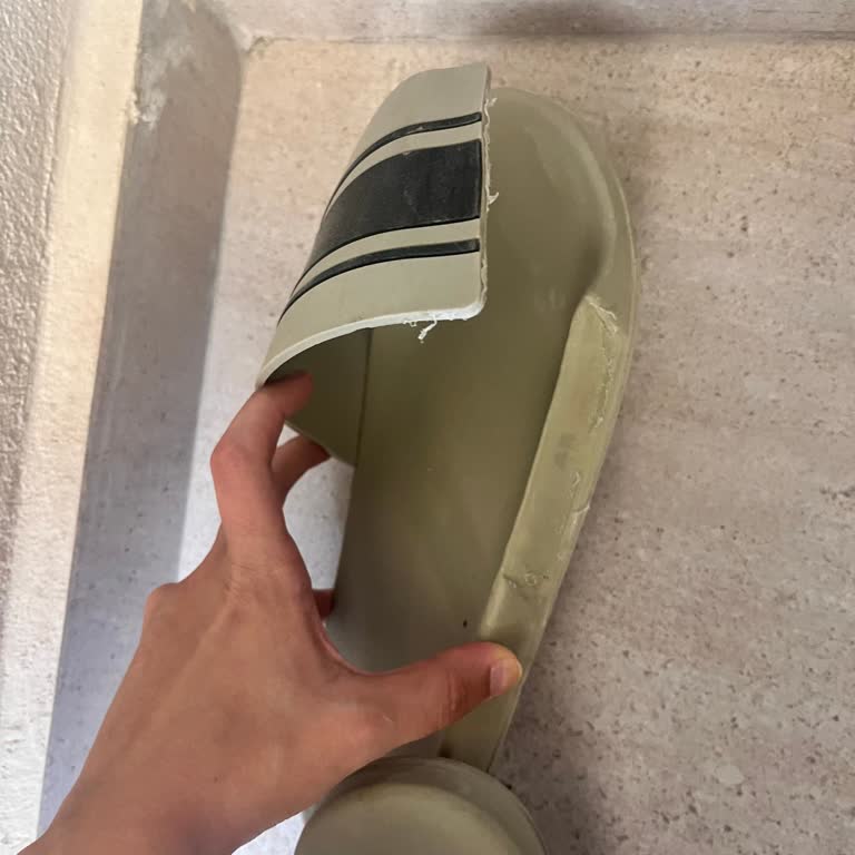 LCW Terlik Kalitesizliği
