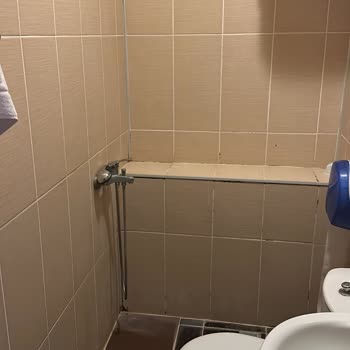 Ayvalık Öğretmen Evinin Pis Oluşu Ve İptalde Fiyat Kesintisi