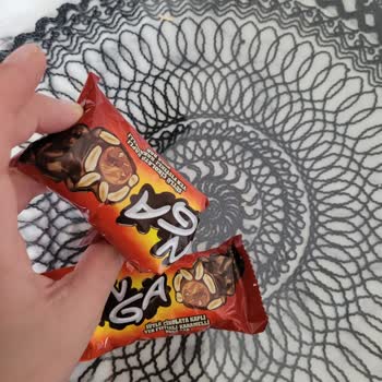 Eti Canga Sutlu Çikolata Yer Fıstıklı Karamelli Nuga Bar