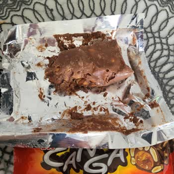 Eti Canga Sutlu Çikolata Yer Fıstıklı Karamelli Nuga Bar