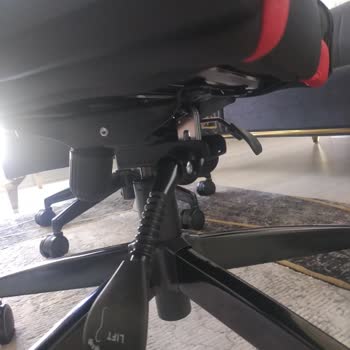 xDrive X Drive 15'li Oyuncu Koltuğunun Çift Kol Kuyruklu Mekanizma Eksikliği