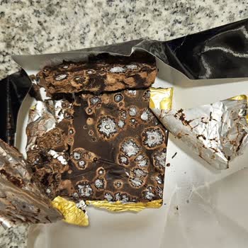 Eti Gıda Eti Karam Bitter Çikolata Küflenmiş Olarak Paketinden Çıktı