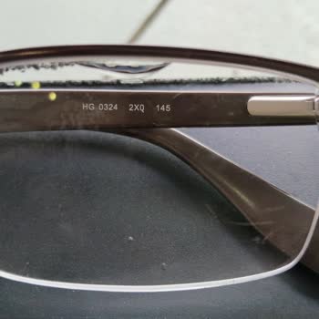 Atasun Optik'ten Aldığım Essilor Camlarda Simetrik Çatlaklar Oluştu