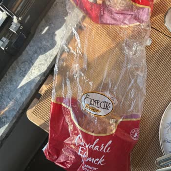 BİM Marketten Aldığım Ekmekten Sanayi Malzemesi Çıktı