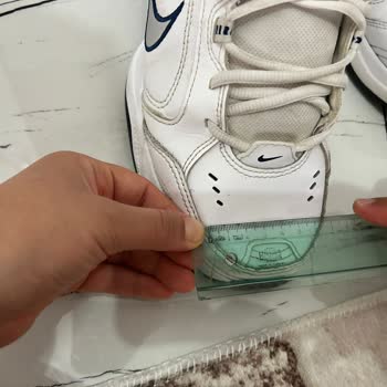 Nike Spor Ayakkabı Dikiş Hatası