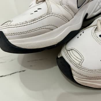 Nike Spor Ayakkabı Dikiş Hatası