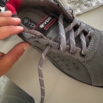 YDS Boots Ayakkabının Birleşim Yerlerinde Dikiş Yok.