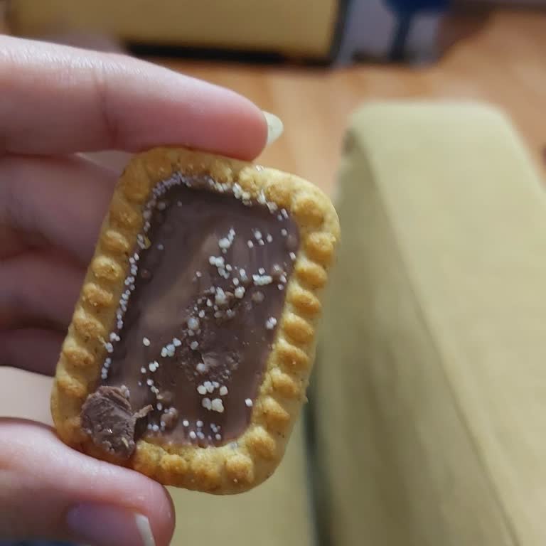 Eti Burçak Sütlü Çikolatalı Bisküvi'nin Bozuk Çıkması