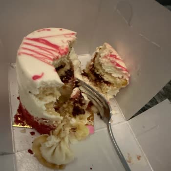 Mado Bozuk Tatlı Ve Yanlış Ürünü Satışı