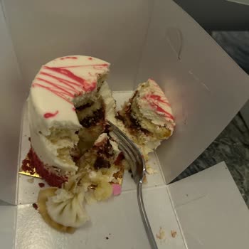 Mado Bozuk Tatlı Ve Yanlış Ürünü Satışı