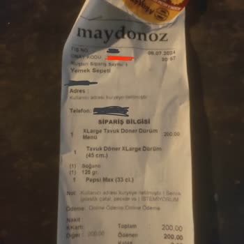 Maydanoz Döner Dürüm İçindeki Tuhaf Cisim