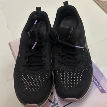Skechers Ürününün Arkasında Durmuyor!
