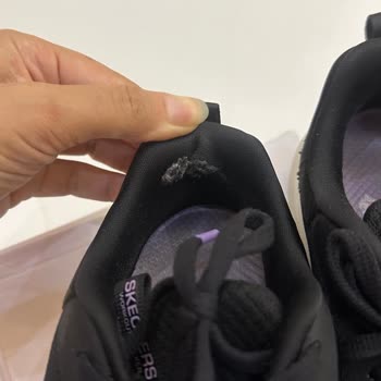 Skechers Ürününün Arkasında Durmuyor!