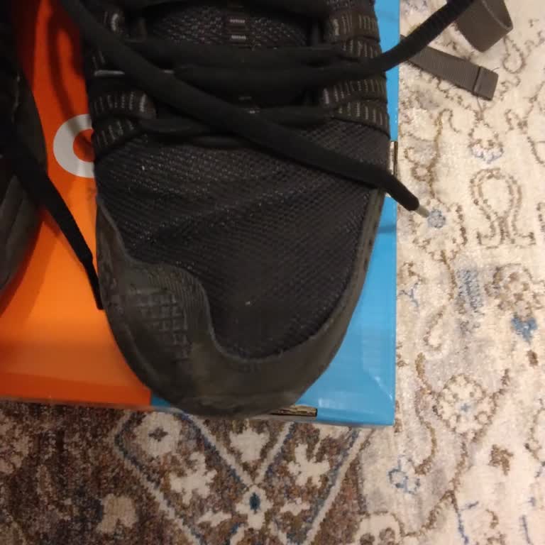 Skechers Yeni Üründe Arıza
