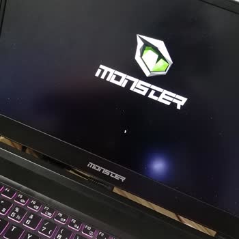 Monster Laptop Sorunları Bitmiyor