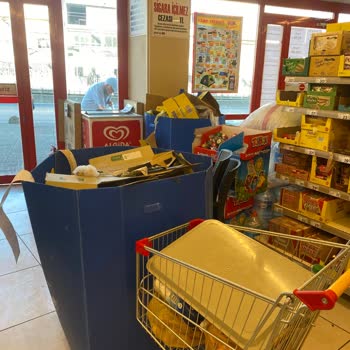 Şok Market Çok Pis Ve Düzensiz