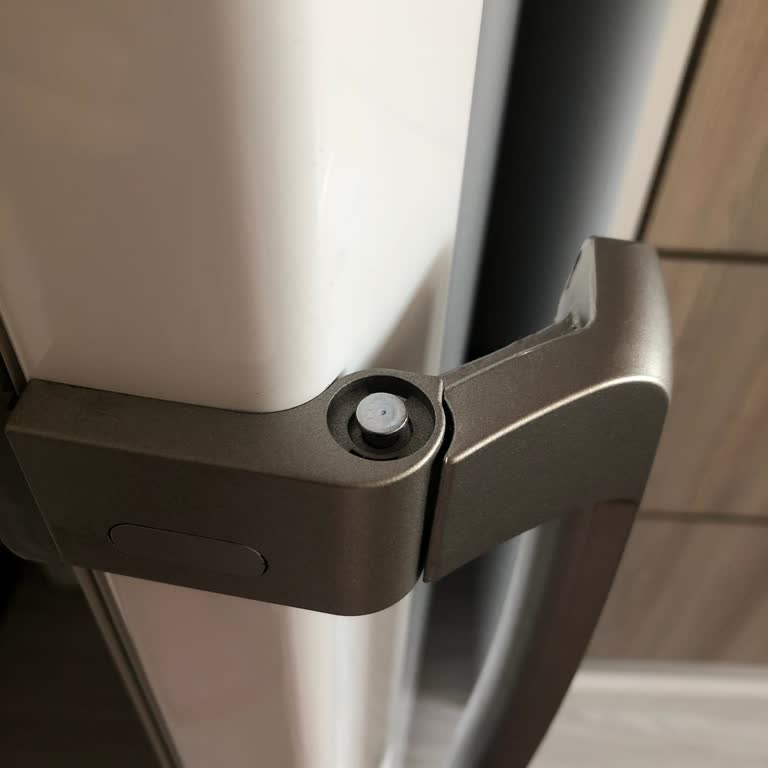 Beko Şikayet Deri Dondurucu Kapağı Düştüm