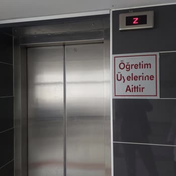 Atatürk Üniversitesi Araştırma Hastanesi Asansör Uygulamasının Yanlışlığı!