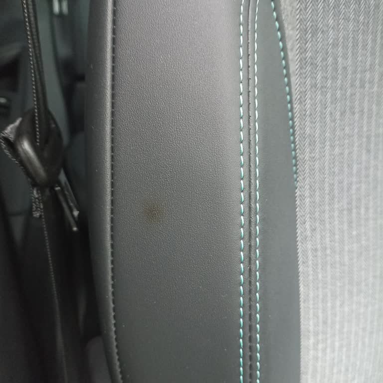 Peugeot 3008 Airbag Fehler, Brandspuren durch Werkstattfehler verschuldet