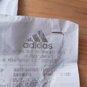 Mall Of İstanbul Adidas 20 Günlük Ayakkabı Sorun Çıktı.