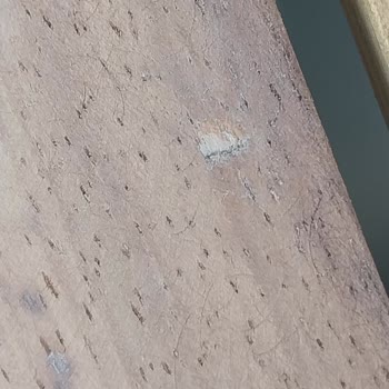 Vitello Mobilya Vitello Dış Mekan Masasının Çatlaklarını Onaramıyor.