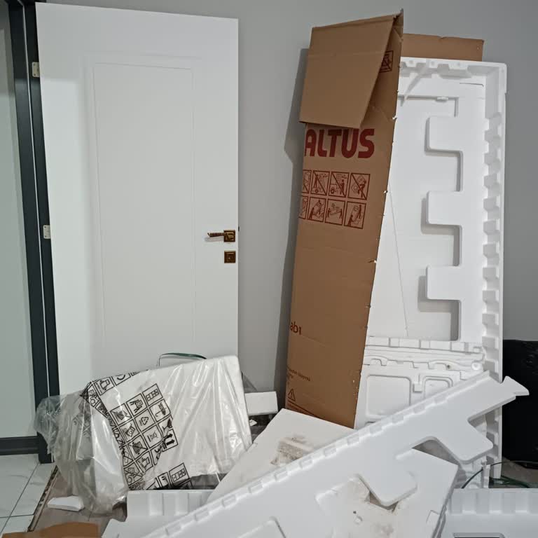 Altus Beyaz Eşyadan Çıkan Karton Çöp