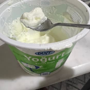 BİM Dost Yoğurtta Cam