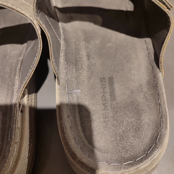 Deichmann Mağazasından Alınan Terlikte Kimyasal Boya Sorunu