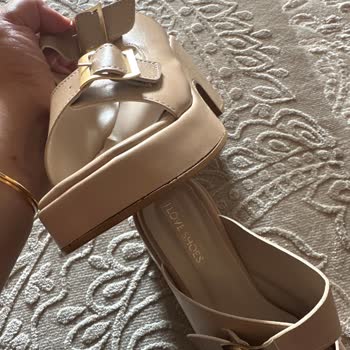 iloveshoes.com.tr İlgisiz Firma Özensiz Üretim