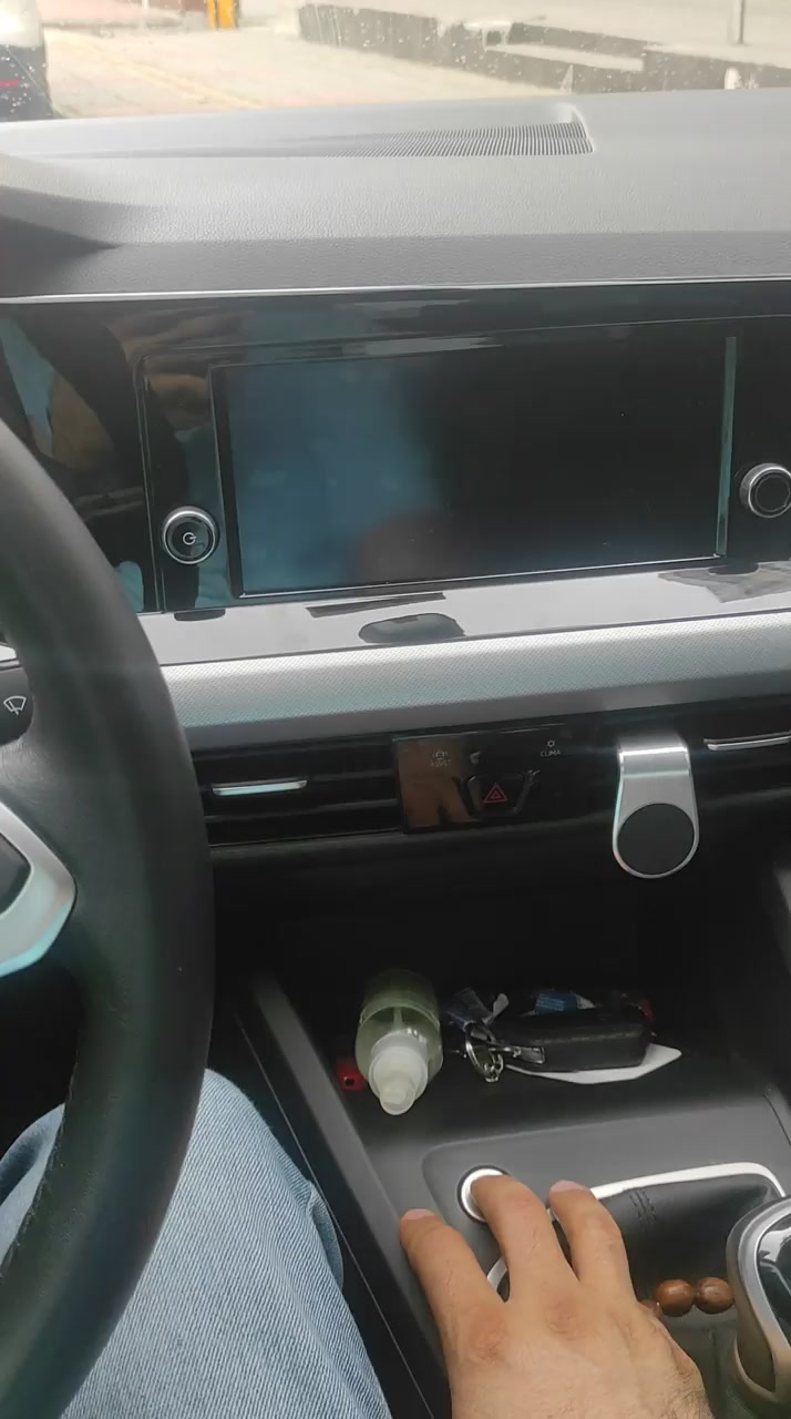 Volkswagen Golf 8 Impression 'Menu Currently Unavailable' Error Ignored by Dealer video cover