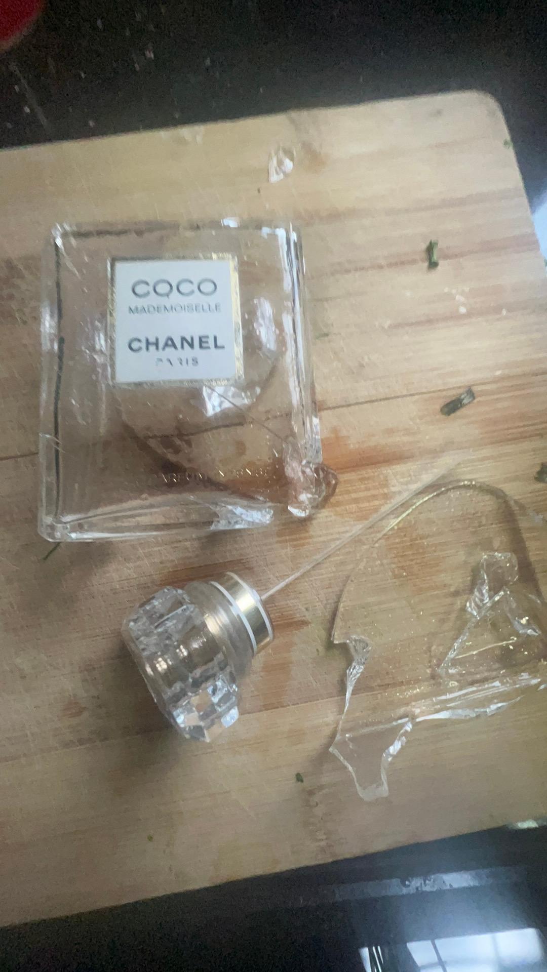 My Chanel Coco Mademoiselle Perfume Arrived Cracked - Xolvie