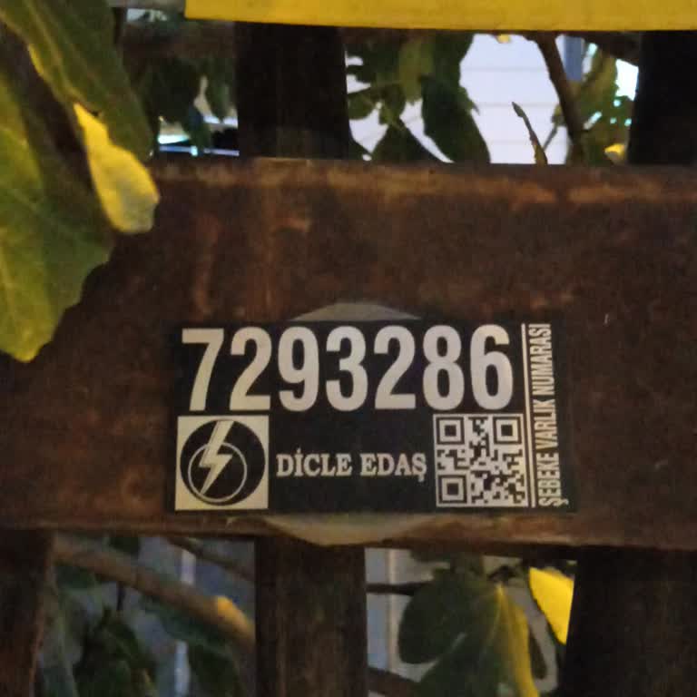 Dicle Elektrik Dağıtım Binada Düşük Voltaj Sorunu