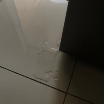 Arçelik Buzdolabı Soğutmuyor Ve Su Kaçırıyor