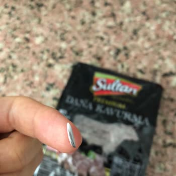 Sultan Et Ve Gıda Kavurmanın İçinden Bilinmeyen Sivri Cisim Çıktı!