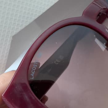 Lacoste Kusurlu Olmasına Rağmen İadesi Yapılmayan Güneş Gözlüğü Satıldı