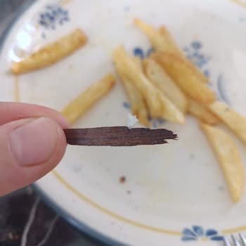 A101 Ekmeğin İçinden Odun Parçası Çıktı