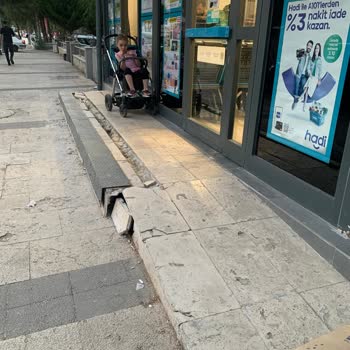 A101 Mağaza Giriş Rampasından Engelli Aracıyla Çıkamıyoruz